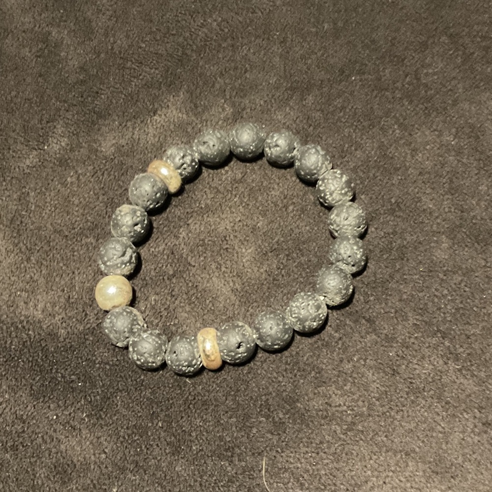 Elegant Black and Gold Beaded Bracelet